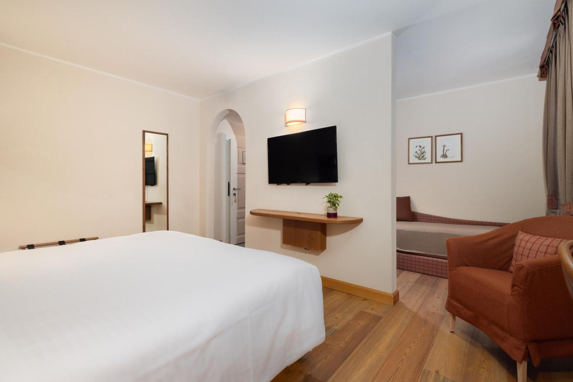 Standard Double Room with Spa access,1756431506:JPEG