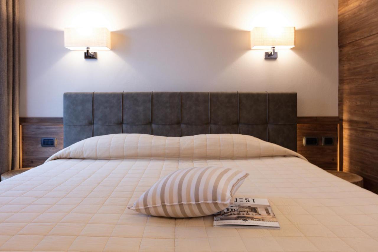 Deluxe Double Room,775736548:JPEG